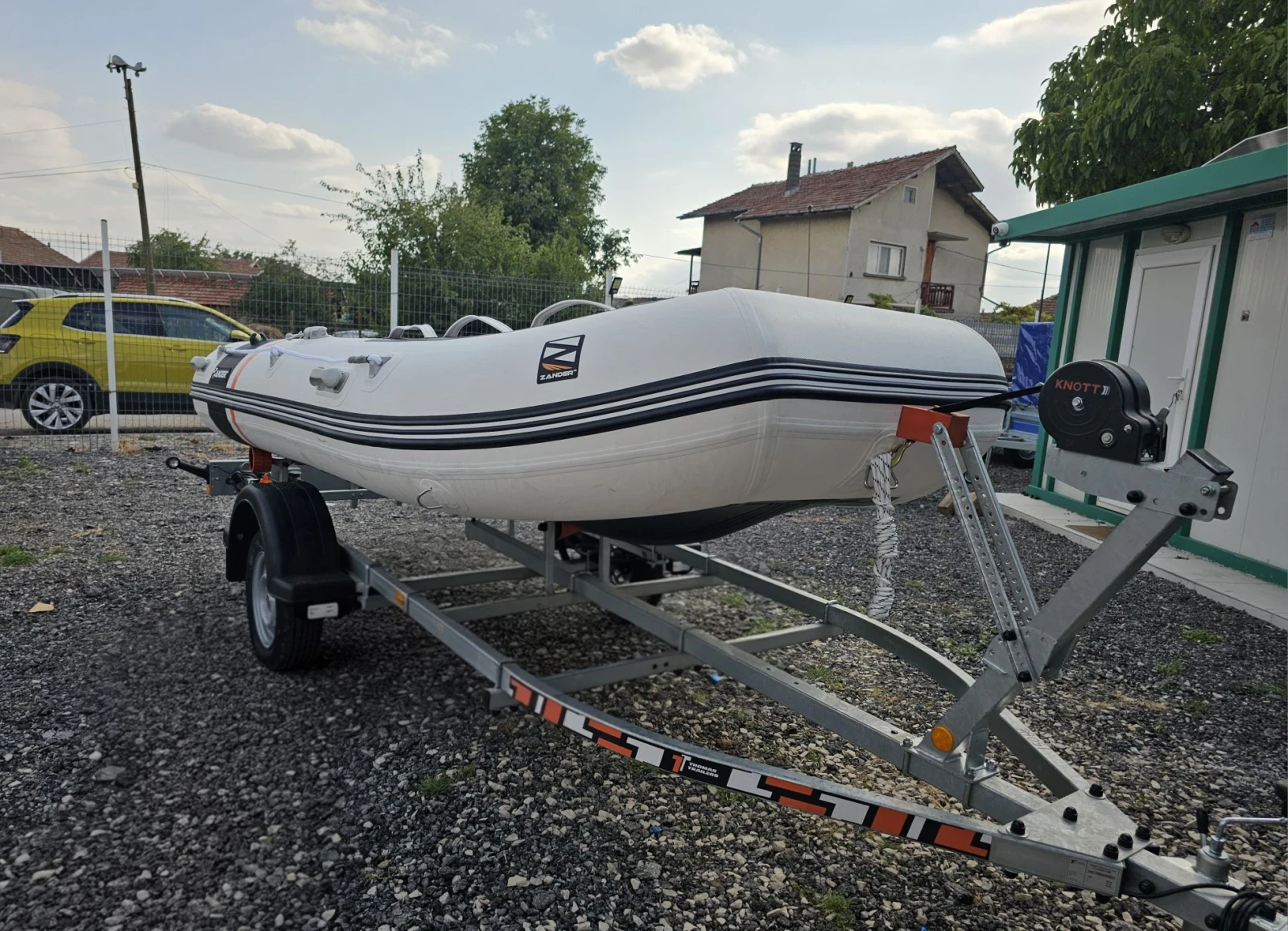 За автомобил THOMAS Колесар за лодка THOMAS BT-500L с ресьори и аморти