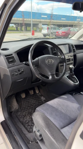 Toyota Corolla verso 1.6 LPG, снимка 10