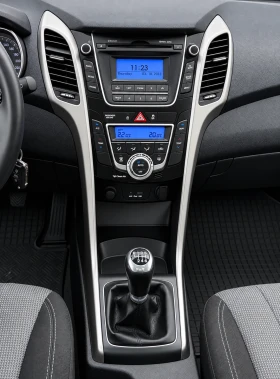 Hyundai I30 i30 1.6 DOHC 16V 120 к.с.   Панорама   1 собствени, снимка 13