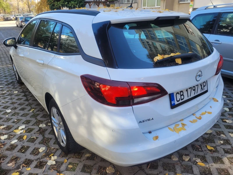 Opel Astra 1.6 CDTI, снимка 6 - Автомобили и джипове - 48035221