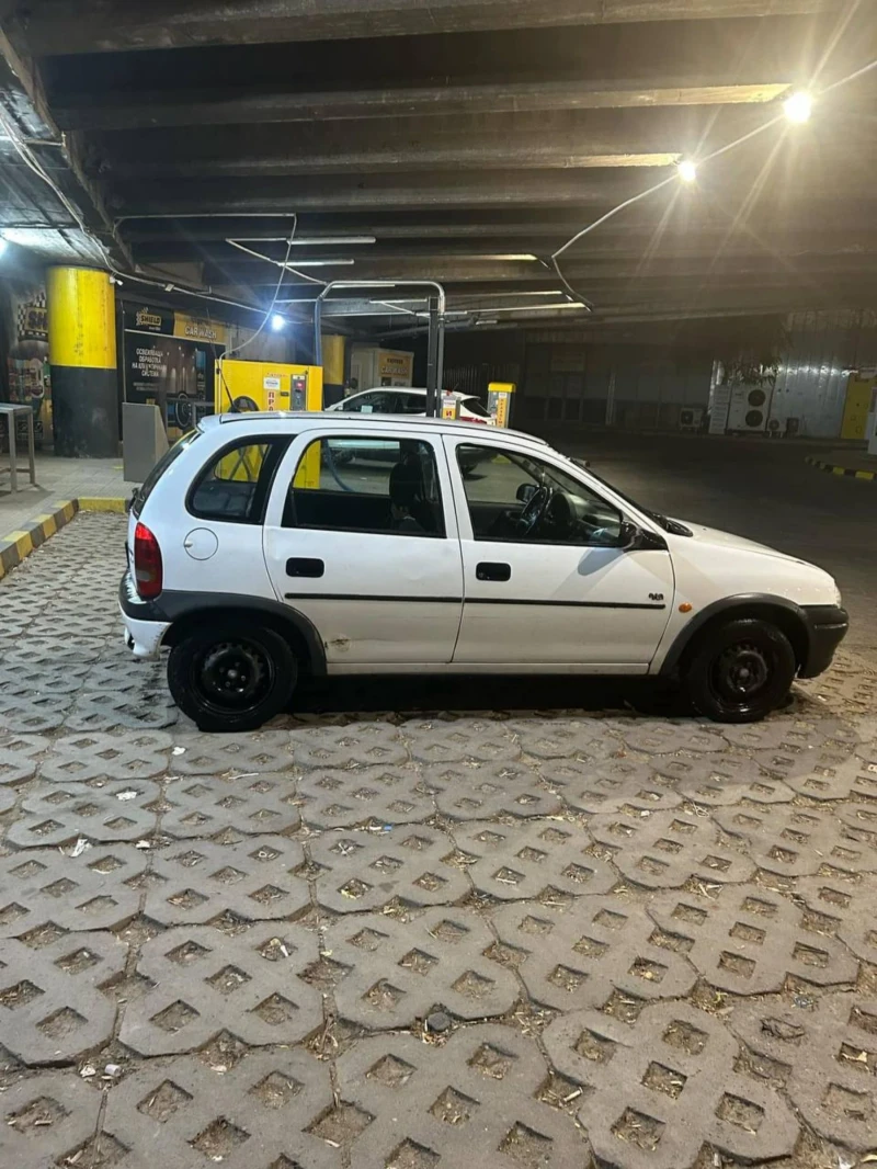 Opel Corsa, снимка 1 - Автомобили и джипове - 48692521