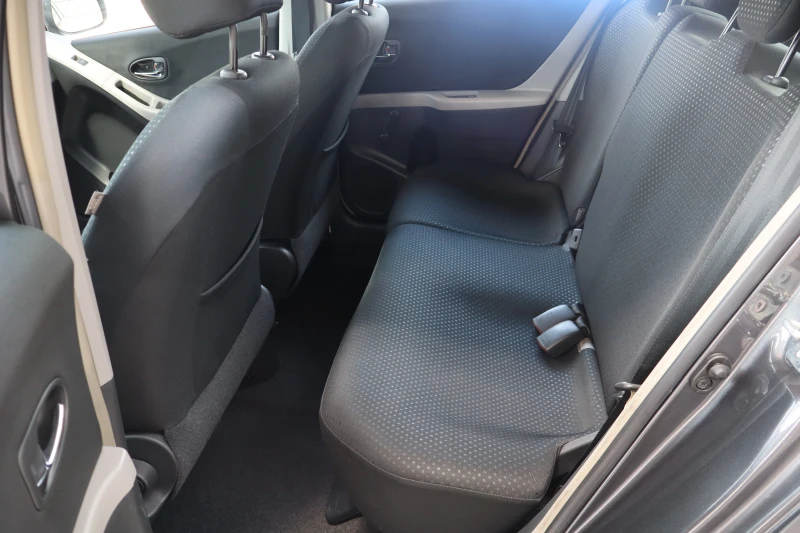 Toyota Yaris 1.4D4D, снимка 13 - Автомобили и джипове - 50860236