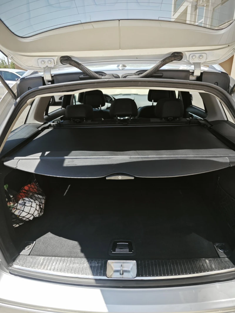 Mercedes-Benz C 180 C180 CGI, снимка 2 - Автомобили и джипове - 52800523