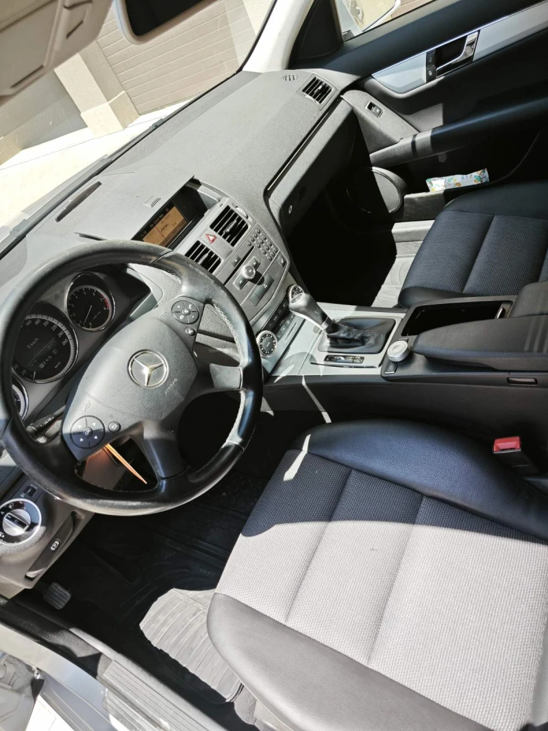 Mercedes-Benz C 180 C180 CGI, снимка 10 - Автомобили и джипове - 52800523