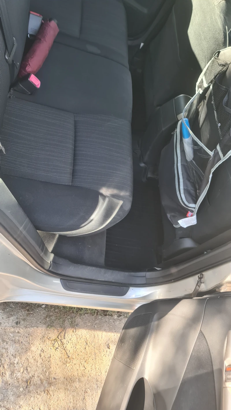 Toyota Auris, снимка 8 - Автомобили и джипове - 51967450