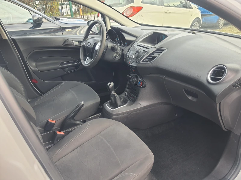 Ford Fiesta 1.2i, снимка 14 - Автомобили и джипове - 52545629