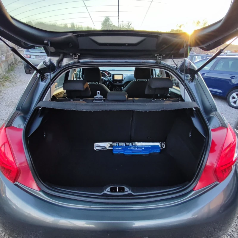 Peugeot 208 1.2i* NAVI* 82кс* EURO 5b* , снимка 16 - Автомобили и джипове - 52713211