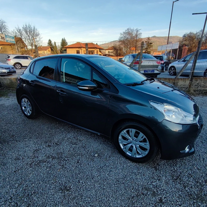 Peugeot 208 1.2i* NAVI* 82кс* EURO 5b* , снимка 5 - Автомобили и джипове - 52713211