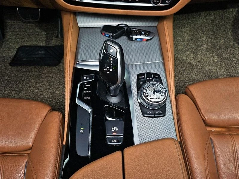 BMW 520 520d M Sport Special Edition| 190к.с.| ВКЛ.ТЕХНОТЕ, снимка 9 - Автомобили и джипове - 55221474