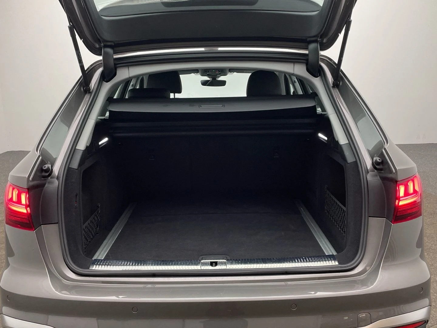 Audi A4 40 TDI quattro S line | Mobile.bg — изображение 11