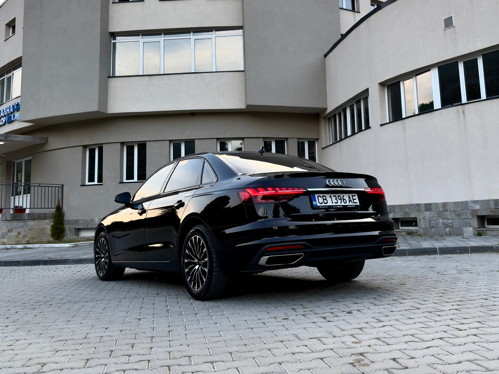 Audi A4   Full екстри   Автономно шофиране   Комфорт салон - изображение 5