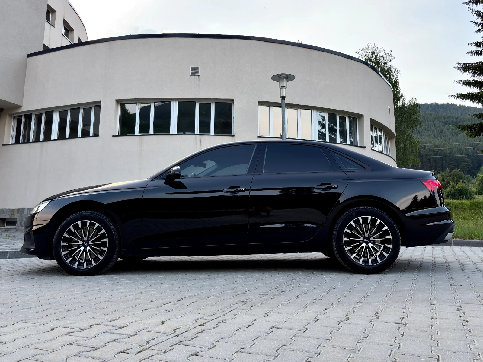 Audi A4   Full екстри   Автономно шофиране   Комфорт салон - изображение 6