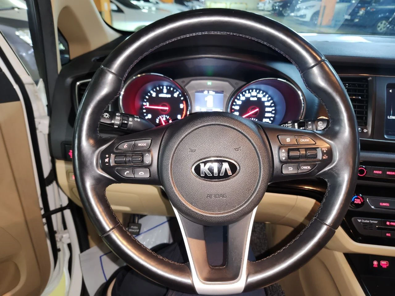 Kia Carnival | Mobile.bg � ����������� 12