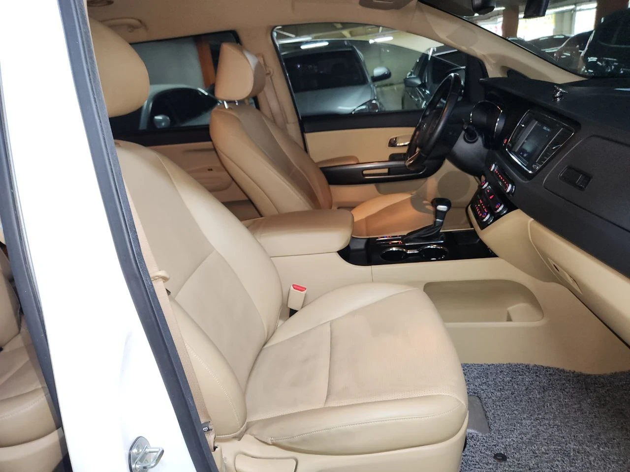 Kia Carnival  - изображение 6