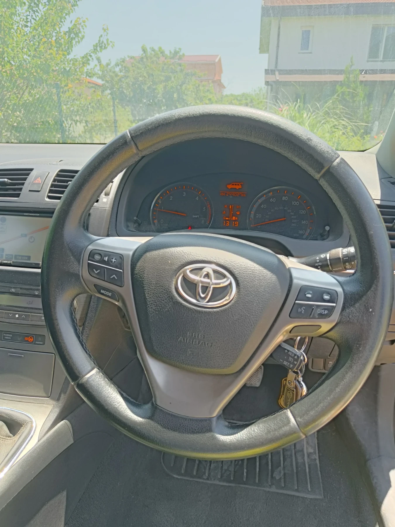 Toyota Avensis  - изображение 8