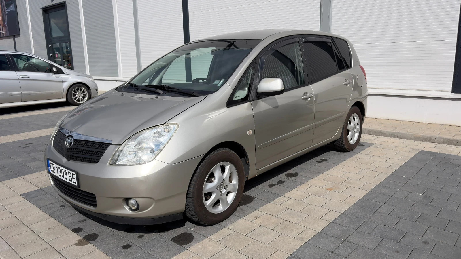 Toyota Corolla verso 1.6 LPG, снимка 2 - Автомобили и джипове - 54397370