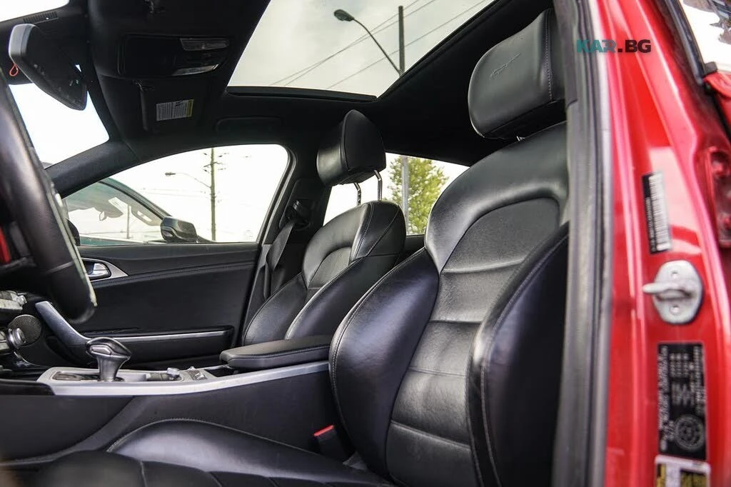 Kia Stinger GT Limited* AWD* АвтоКредит* (ЦЕНА ДО БГ), снимка 14 - Автомобили и джипове - 54933127