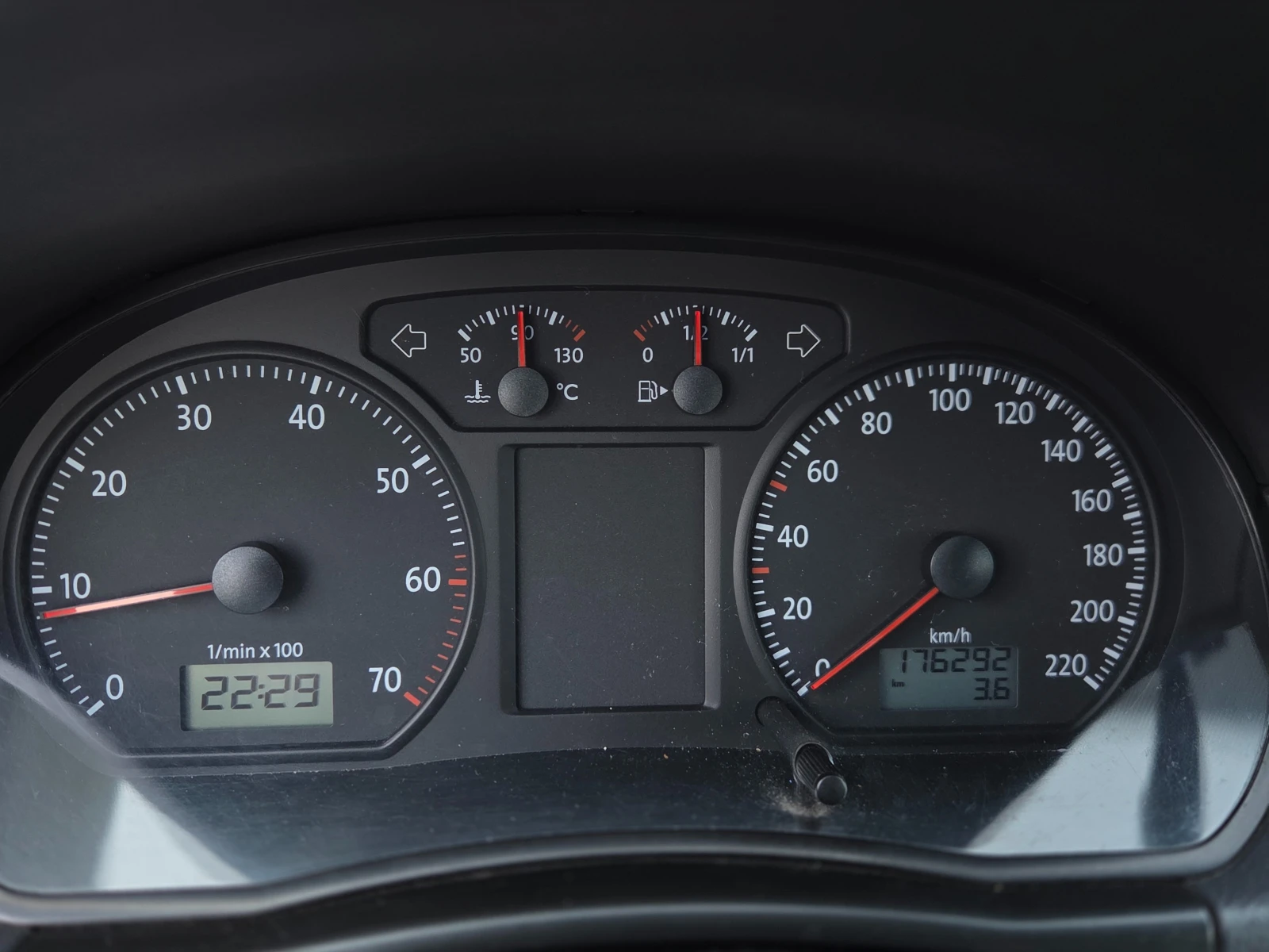 VW Polo 1.4i Газов инж.* Климатик* , снимка 11 - Автомобили и джипове - 55047722