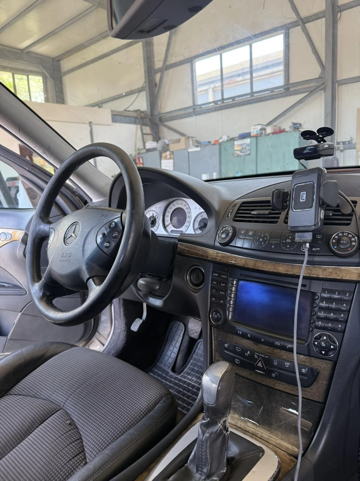 Mercedes-Benz E 270, снимка 3 - Автомобили и джипове - 55240278