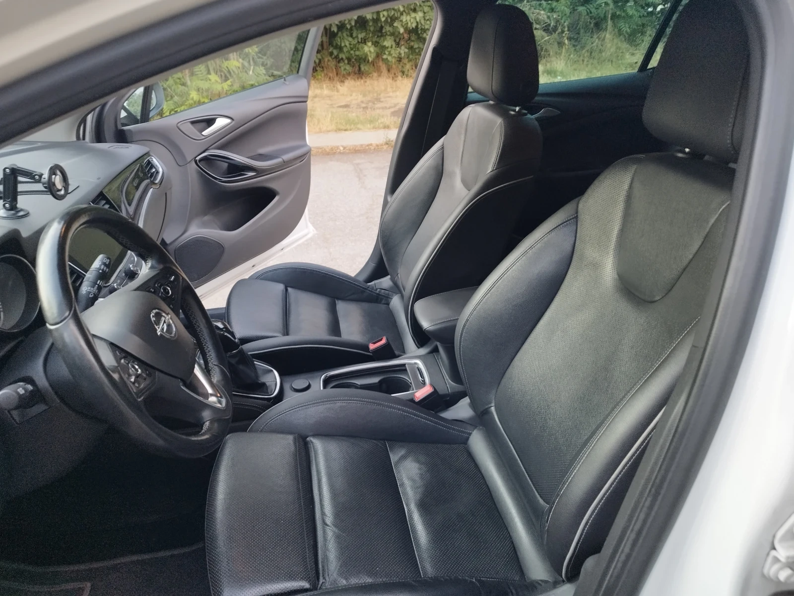 Opel Astra 1.6 D/110ks, снимка 10 - Автомобили и джипове - 55327052
