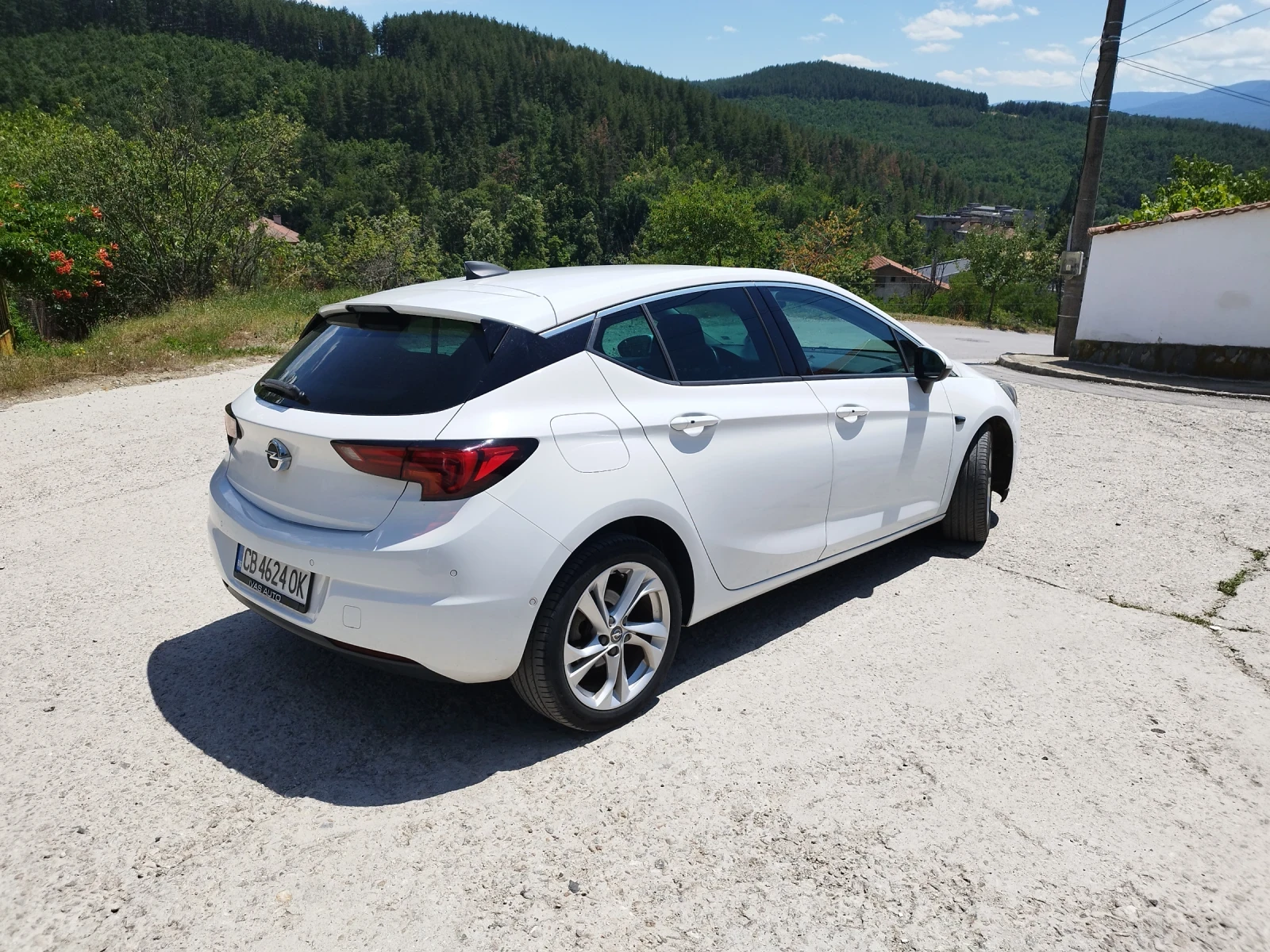 Opel Astra 1.6 D/110ks, снимка 2 - Автомобили и джипове - 55327052