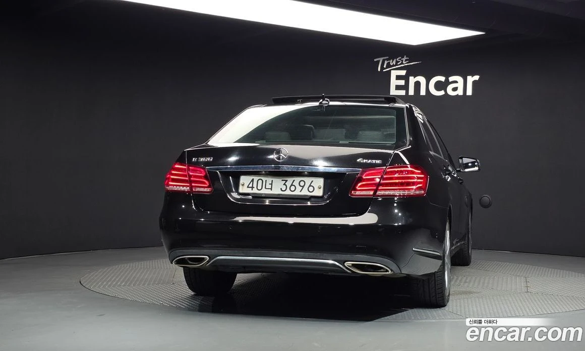 Mercedes-Benz E 300 E300 4MATIC Avantgarde, снимка 4 - Автомобили и джипове - 55685035