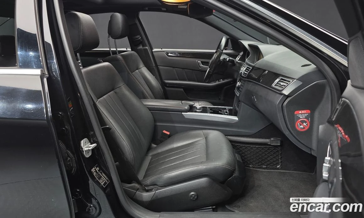 Mercedes-Benz E 300 E300 4MATIC Avantgarde, снимка 11 - Автомобили и джипове - 55685035