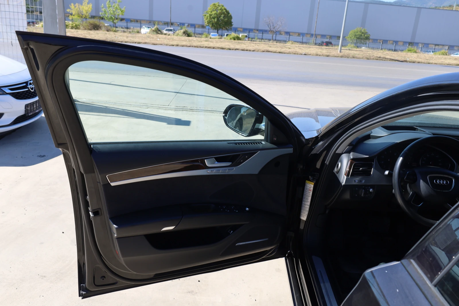 Audi A8, снимка 9 - Автомобили и джипове - 55853345