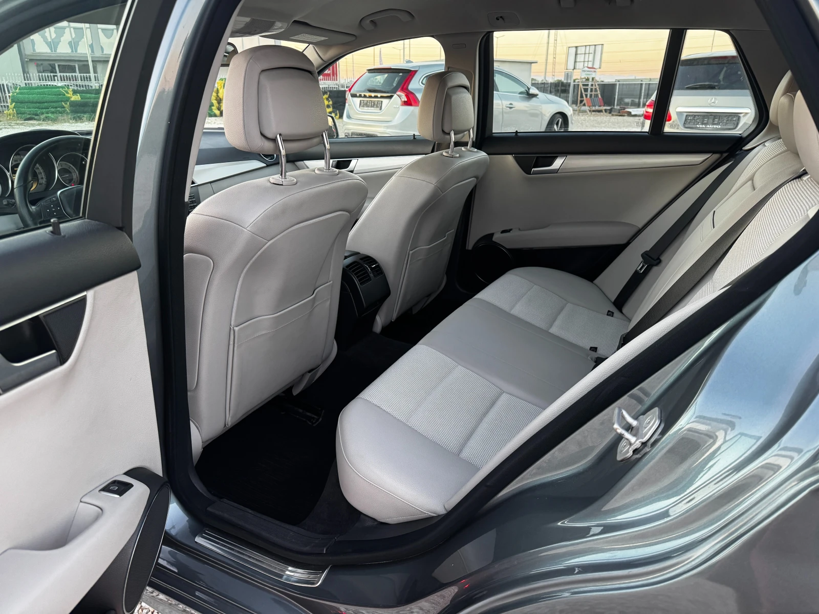 Mercedes-Benz C 220 2.2CDI AVANTGARDE 183000KM, снимка 10 - Автомобили и джипове - 56129634