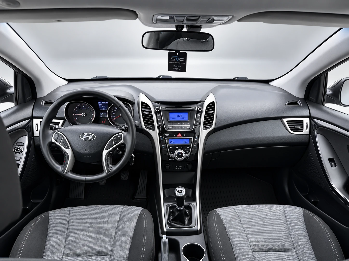Hyundai I30 i30 1.6 DOHC 16V 120 к.с.   Панорама   1 собствени, снимка 11 - Автомобили и джипове - 56233887