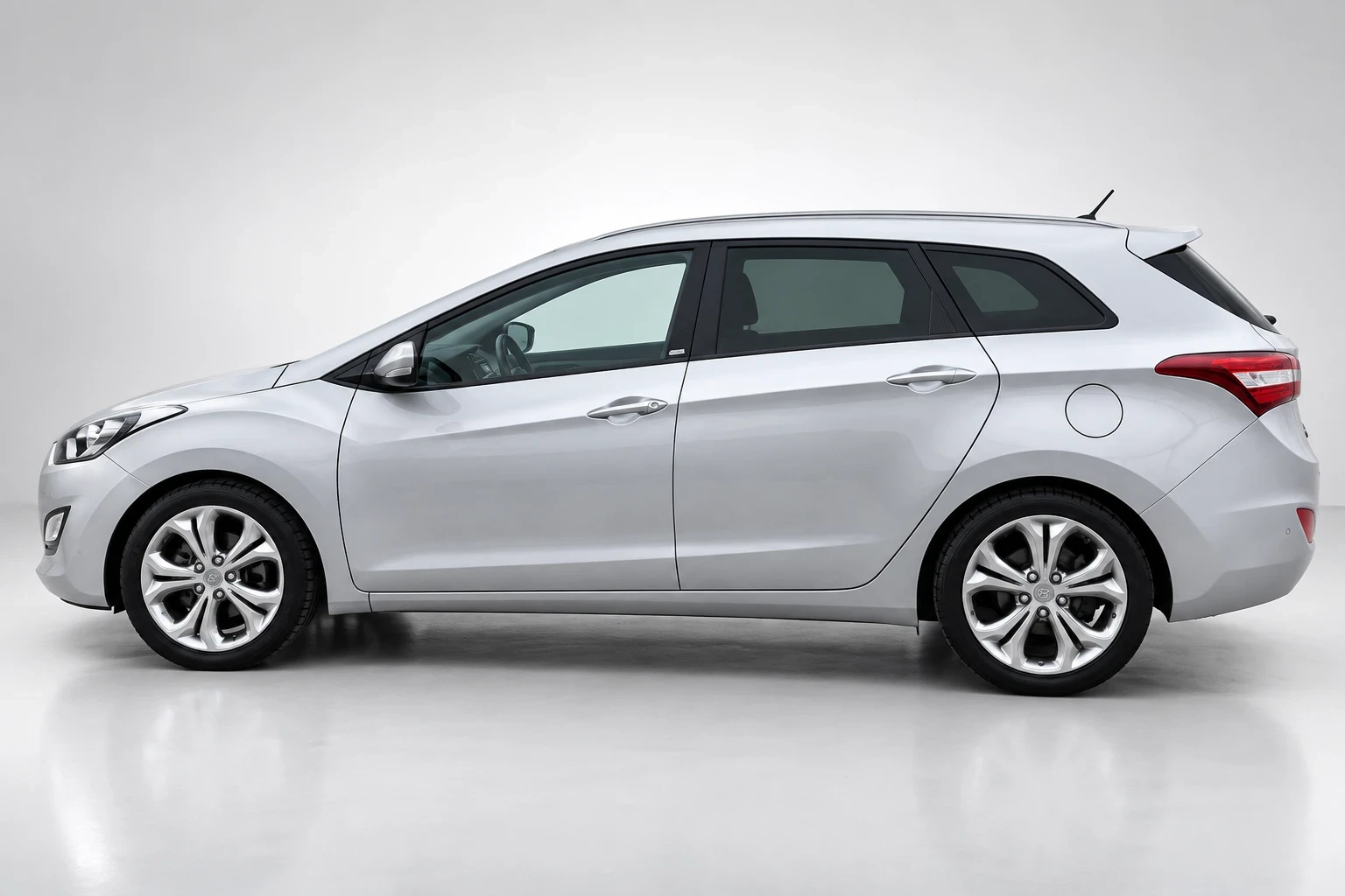 Hyundai I30 i30 1.6 DOHC 16V 120 к.с.   Панорама   1 собствени, снимка 5 - Автомобили и джипове - 56233887