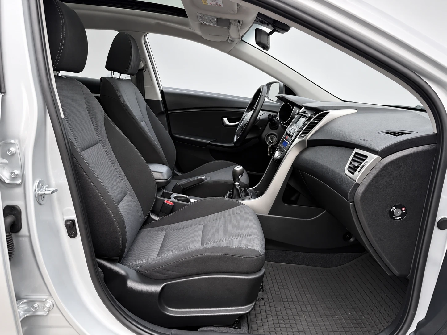 Hyundai I30 i30 1.6 DOHC 16V 120 к.с.   Панорама   1 собствени, снимка 16 - Автомобили и джипове - 56233887
