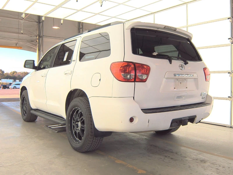 Toyota Sequoia SR5/КОЖА/БЕЗ РЪЖДА, снимка 6 - Автомобили и джипове - 47866161