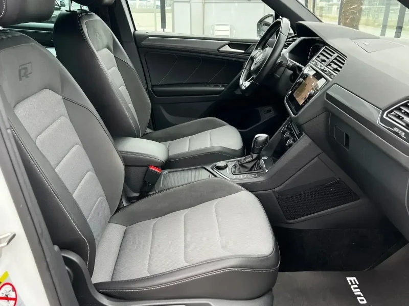 VW Tiguan 2.0TDI, 4-MOTION, R LINE-FULL SERVICE VW-Модел-202, снимка 17 - Автомобили и джипове - 48455739