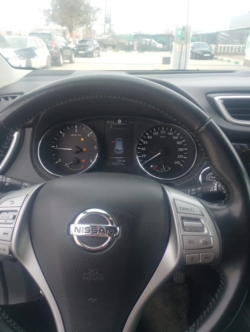 Nissan Qashqai, снимка 6 - Автомобили и джипове - 48792567