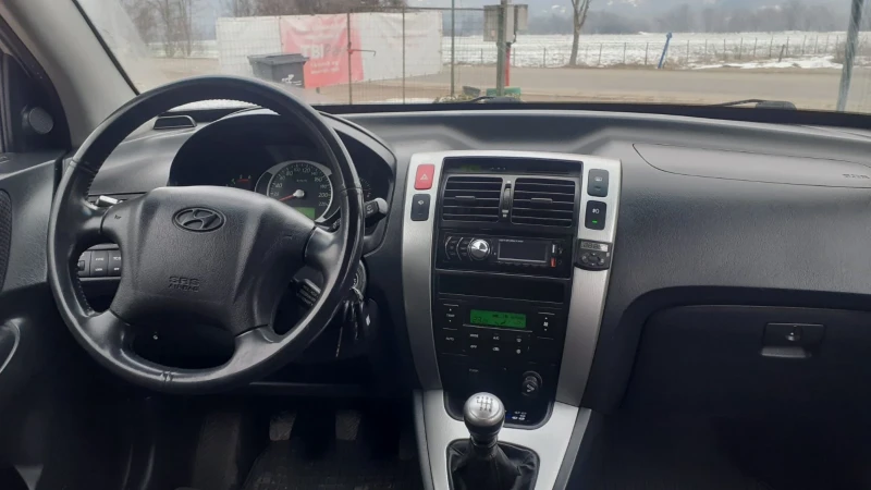 Hyundai Tucson 2.0CRDi 4+ 4 klimatronik , снимка 13 - Автомобили и джипове - 49254868