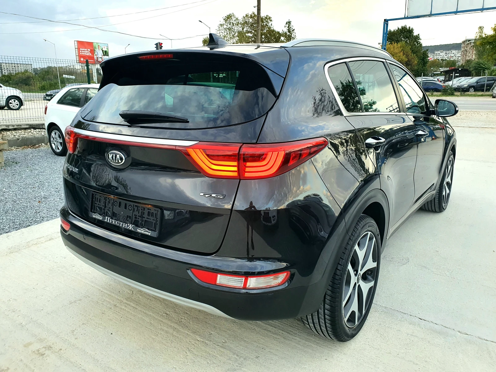 Kia Sportage 2.0 CRDI - GT LINE - изображение 4