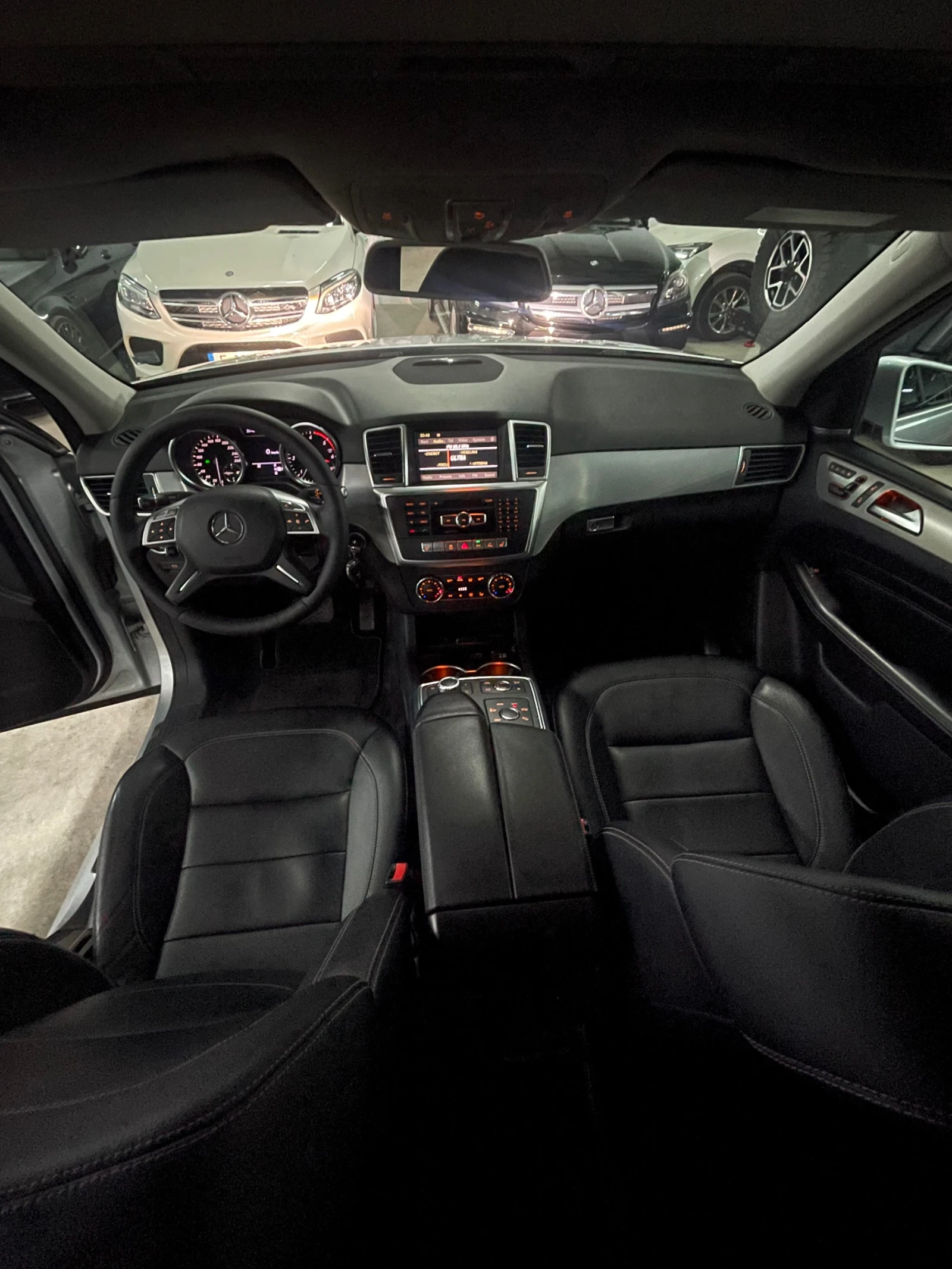 Mercedes-Benz ML 350 AMG/Дистр/панор/камера/подгр/памет/теглич/ФУЛЛ - изображение 9