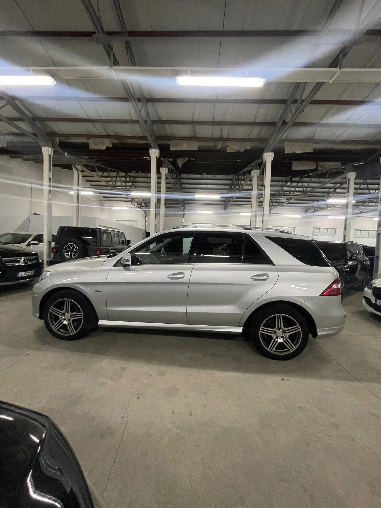 Mercedes-Benz ML 350 AMG/Дистр/панор/камера/подгр/памет/теглич/ФУЛЛ - изображение 7