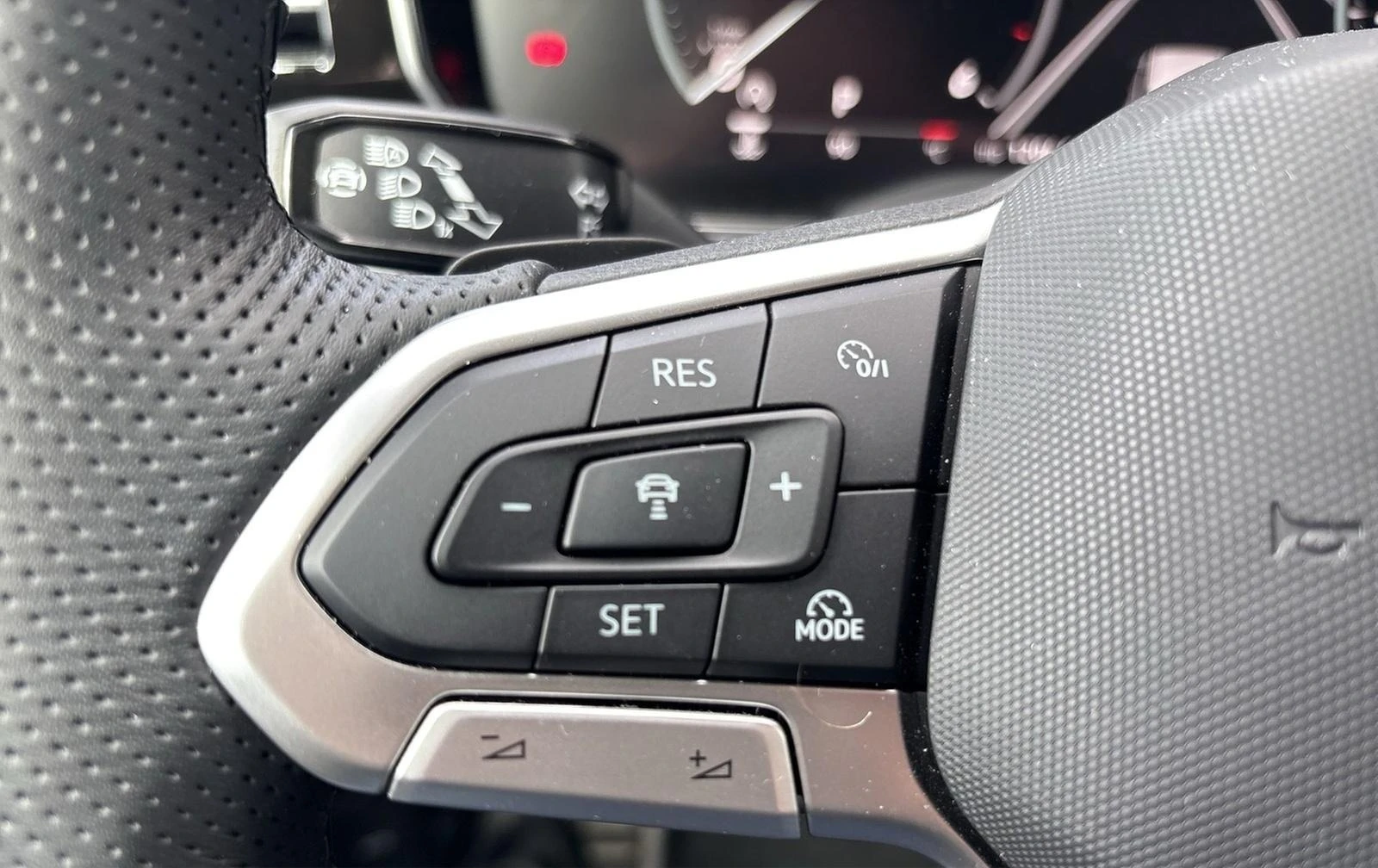 VW Touareg 3.0TDI* R-LINE* HEAD-UP* MEMORY* CAM* MATRIX*  | Mobile.bg   7