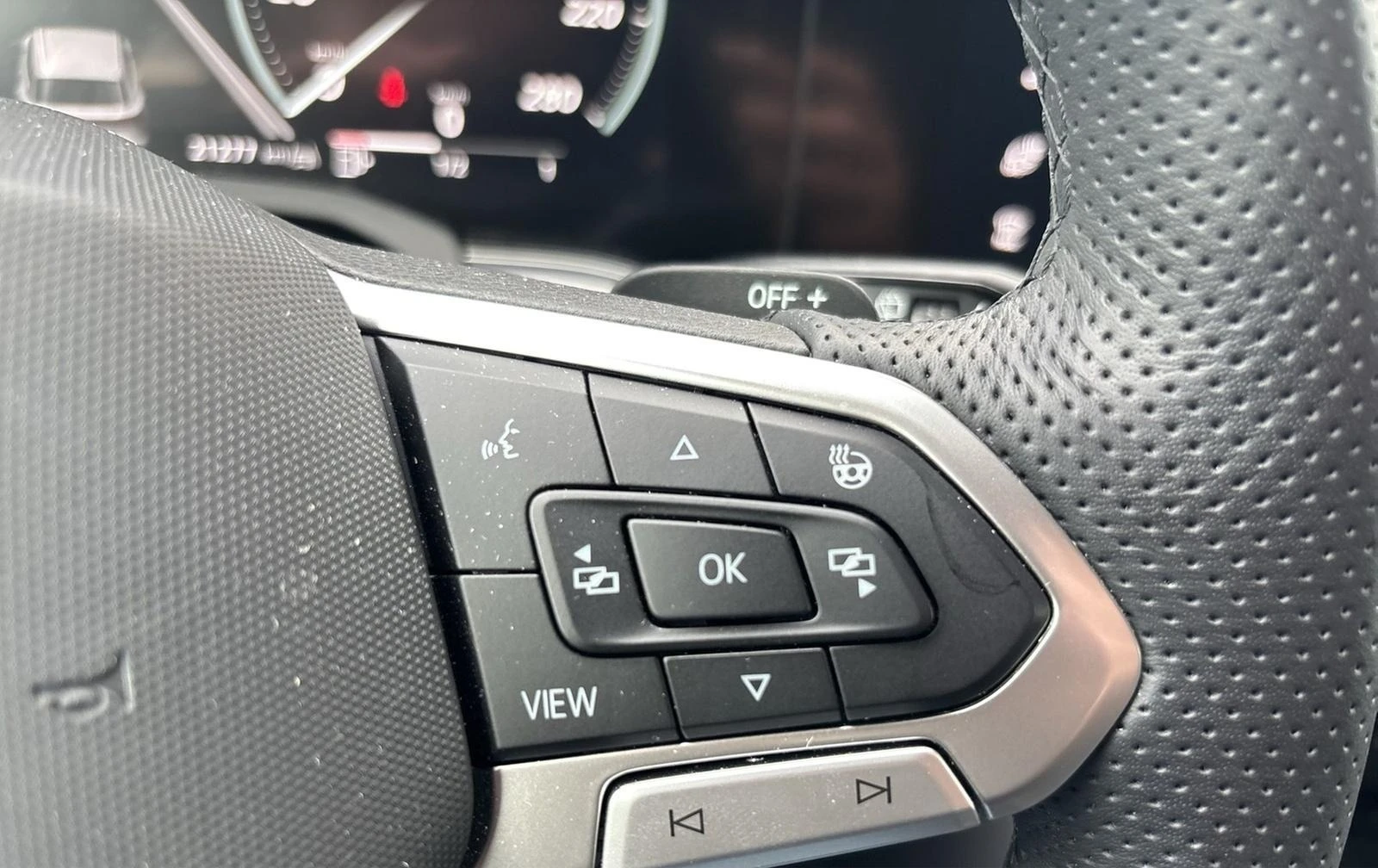 VW Touareg 3.0TDI* R-LINE* HEAD-UP* MEMORY* CAM* MATRIX*  | Mobile.bg   8