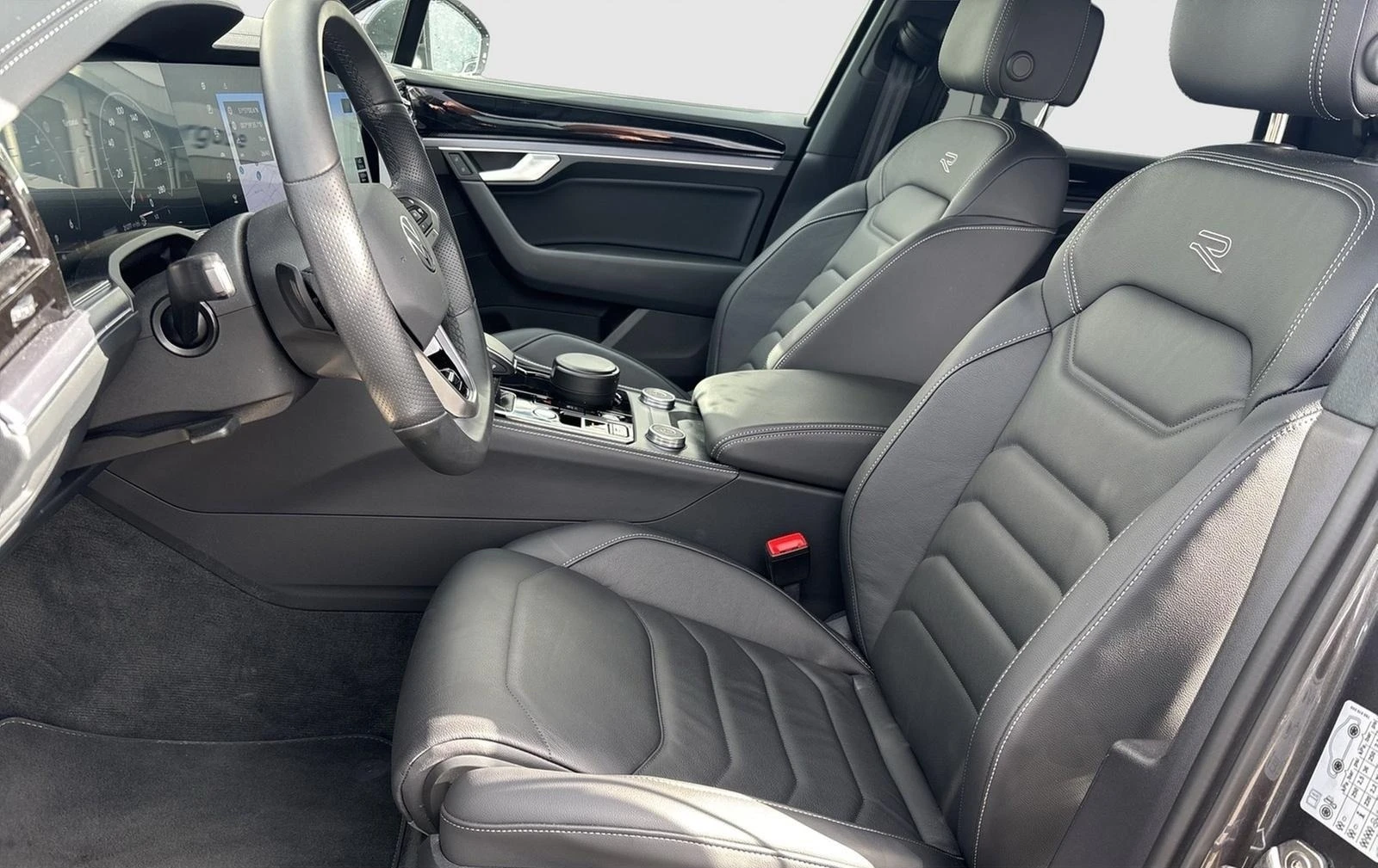 VW Touareg 3.0TDI* R-LINE* HEAD-UP* MEMORY* CAM* MATRIX*  | Mobile.bg   5