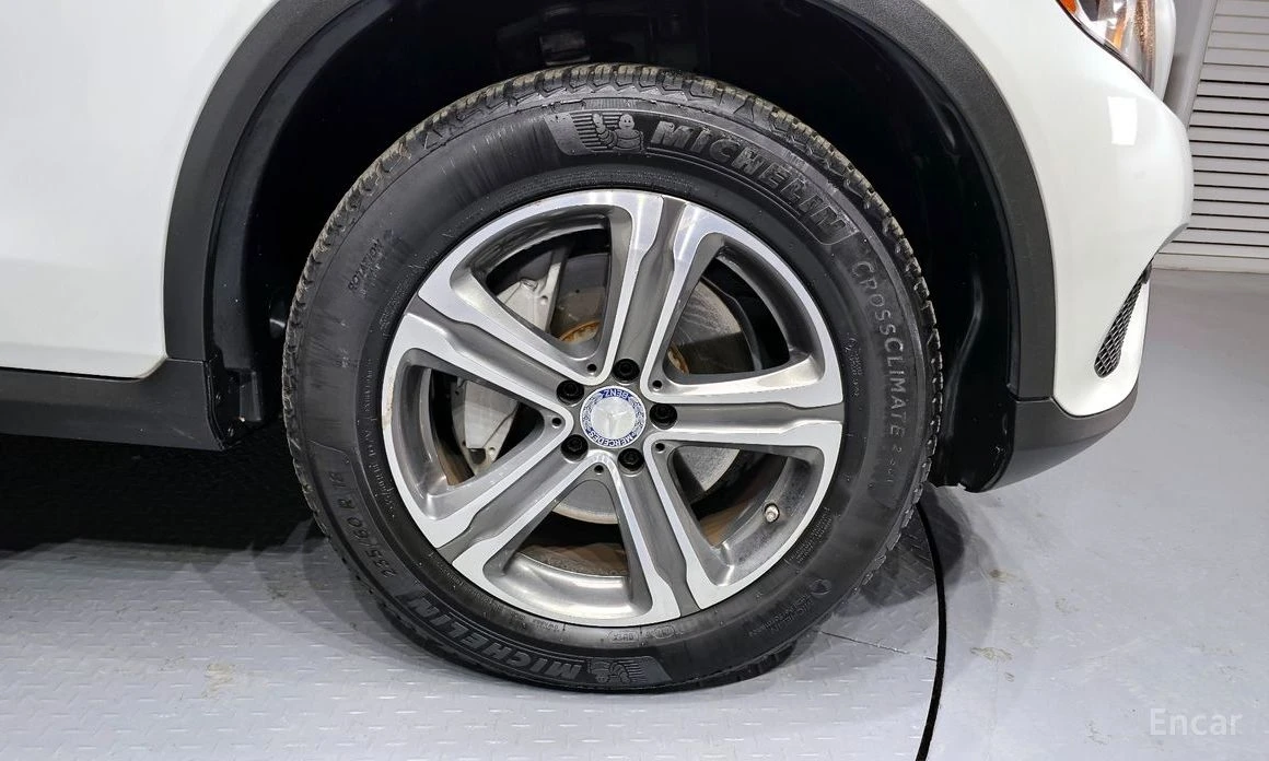 Mercedes-Benz GLC 300 КОЖА* ПАМЕТ* КАМЕРА* , снимка 5 - Автомобили и джипове - 53989405