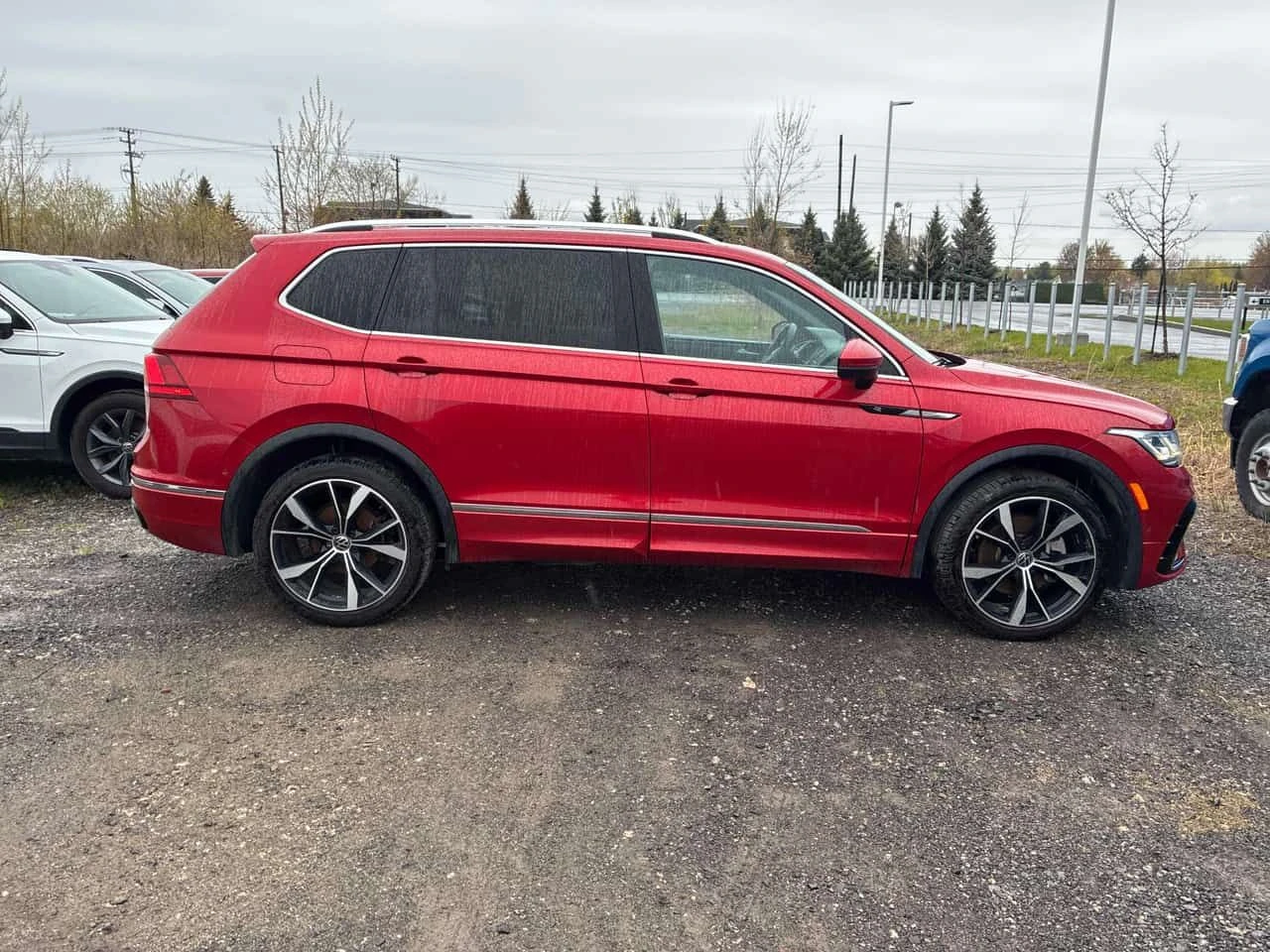 VW Tiguan  Highline R Line | PANO | 360 | ОБДУХВАНЕ , снимка 4 - Автомобили и джипове - 54608458