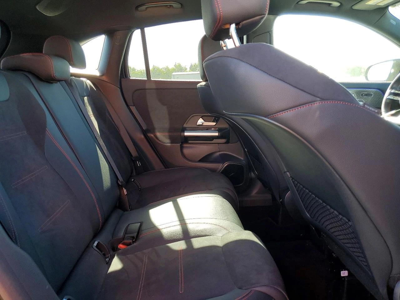 Mercedes-Benz GLA 250 * 4MATIC* DIS* 360* , снимка 12 - Автомобили и джипове - 54791213