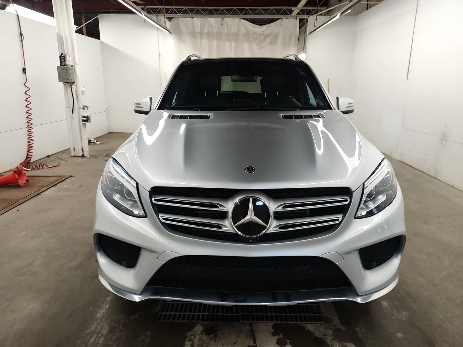 Mercedes-Benz GLE 400 AMG * * 360 CAM * * CARFAX * * АВТО КРЕДИТ * * , снимка 2 - Автомобили и джипове - 54964424