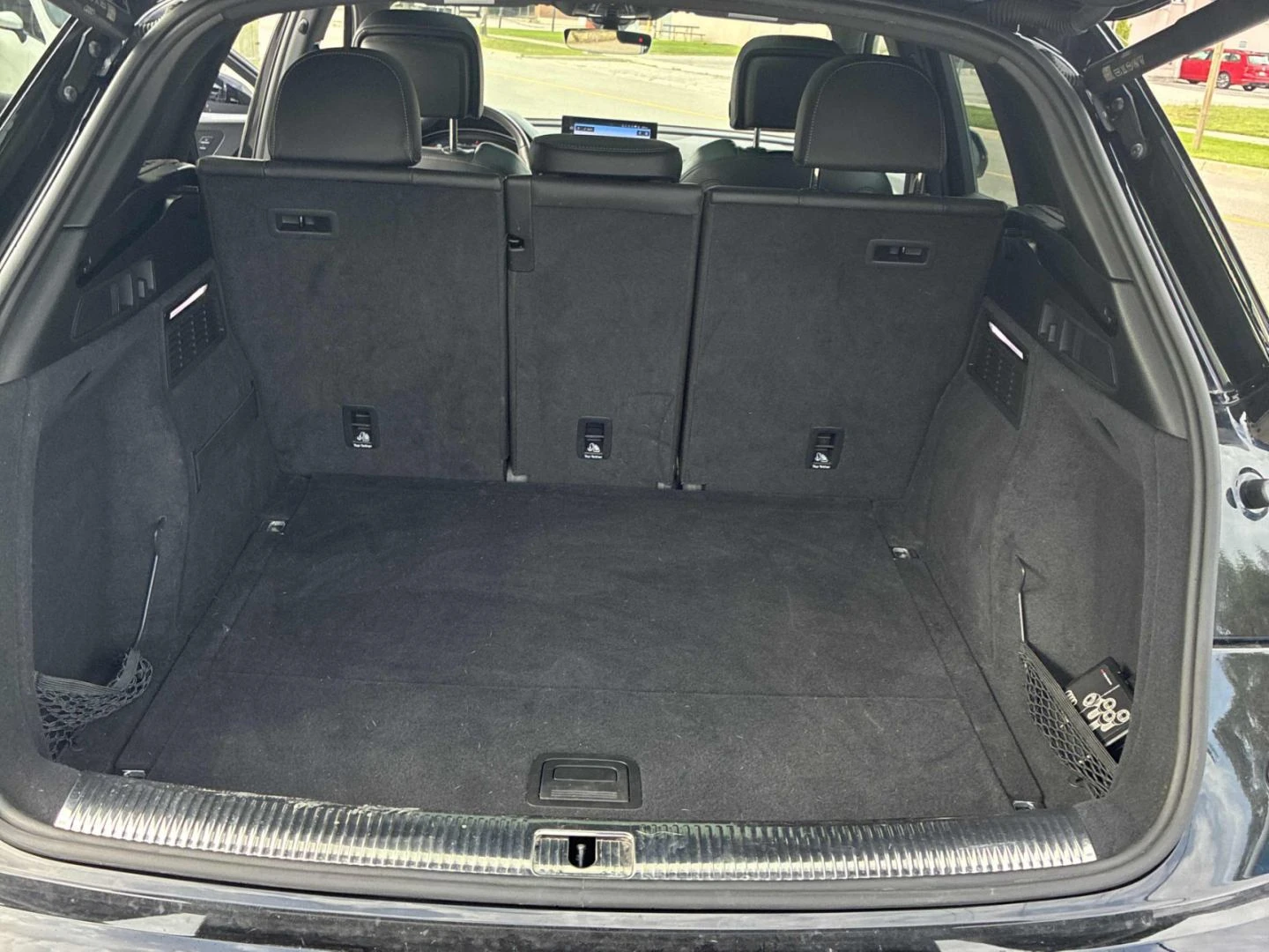 Audi SQ5 Technik* B&O* 360* Digital, снимка 13 - Автомобили и джипове - 56047978