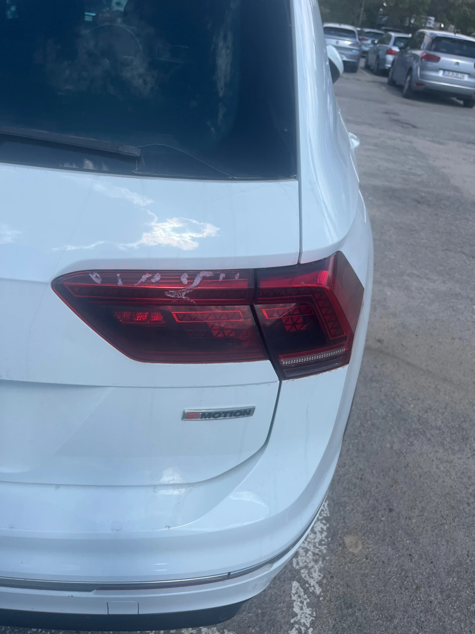 VW Tiguan Бензин газ, снимка 11 - Автомобили и джипове - 56097294