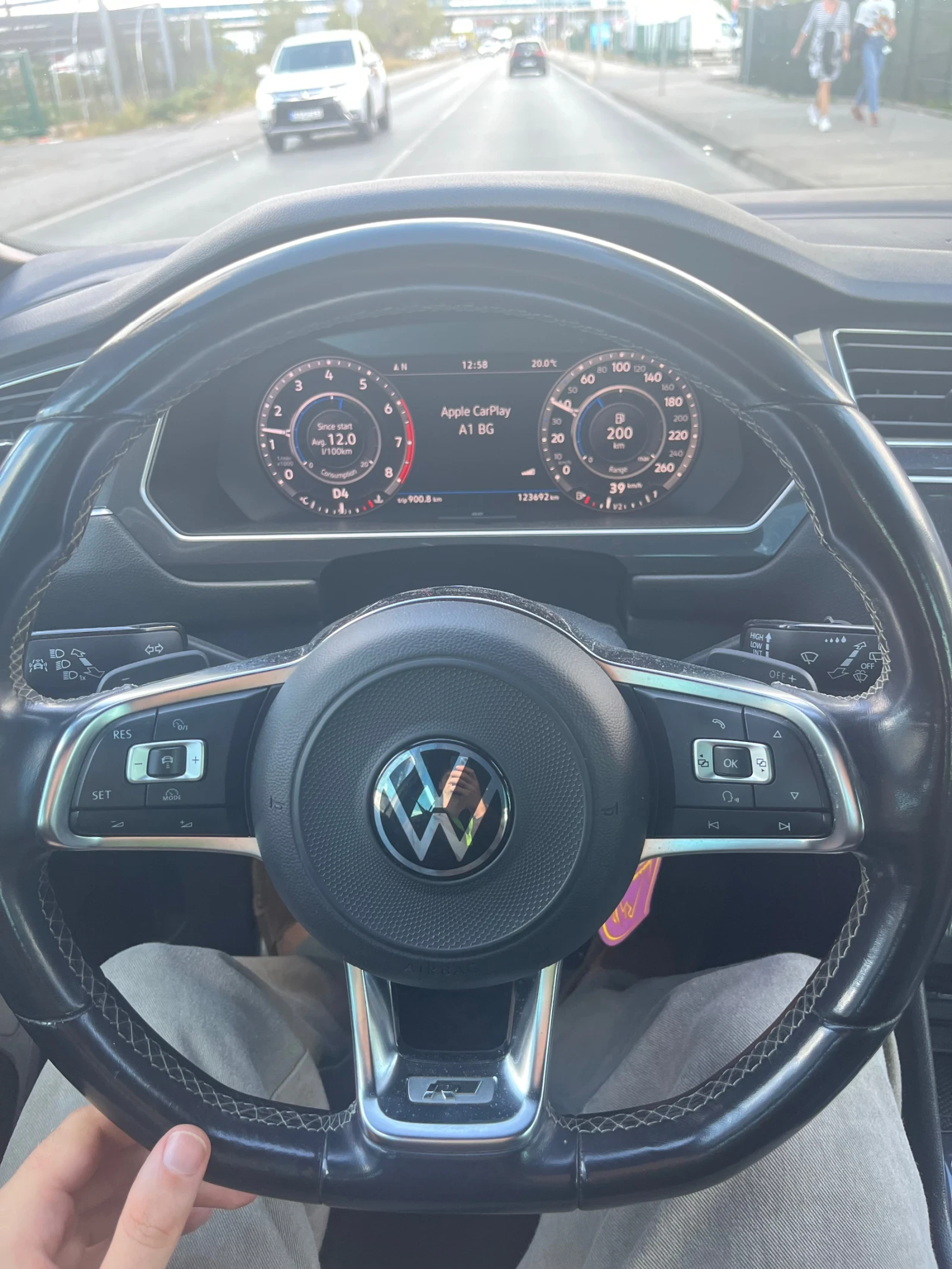 VW Tiguan Бензин газ, снимка 10 - Автомобили и джипове - 56097294