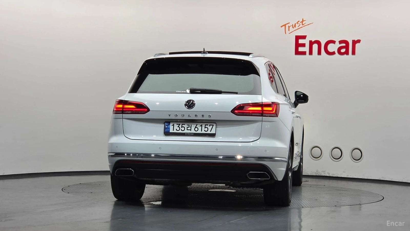 VW Touareg 3.0 TDI - PRESTIGE - ДИСТРОНИК - ОБДУХ - ПОДГРЕВИ, снимка 4 - Автомобили и джипове - 56103236